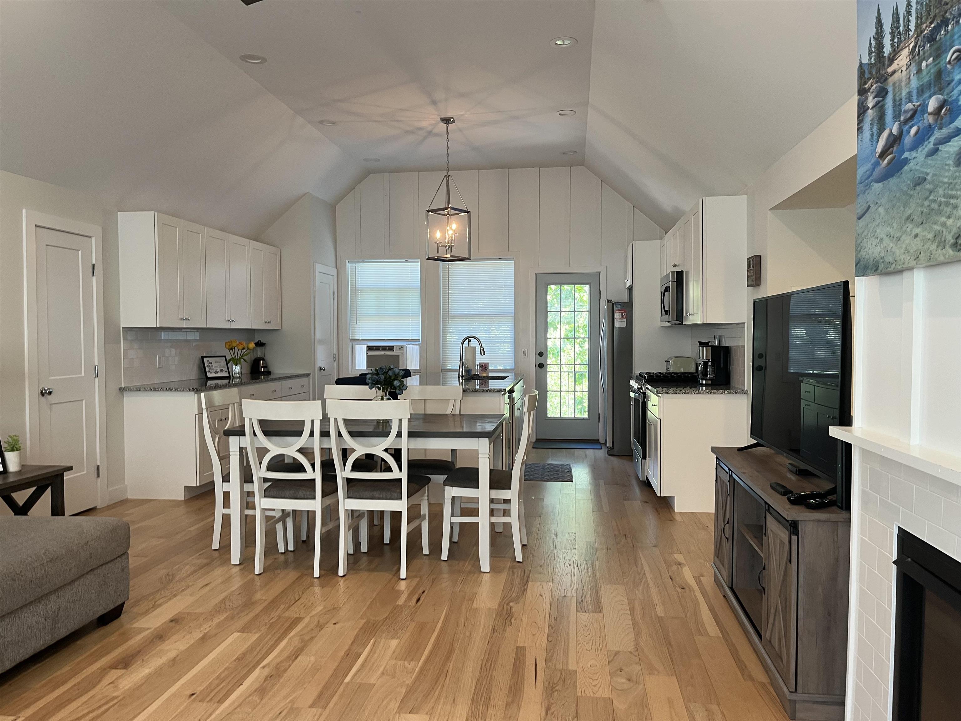20 Pine Street, Unit 2 Wolfeboro, NH 03894 - Photo 17 of 26