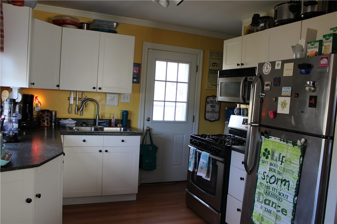 22 Ludlow Road Middletown, RI 02842 - Photo 12 of 17