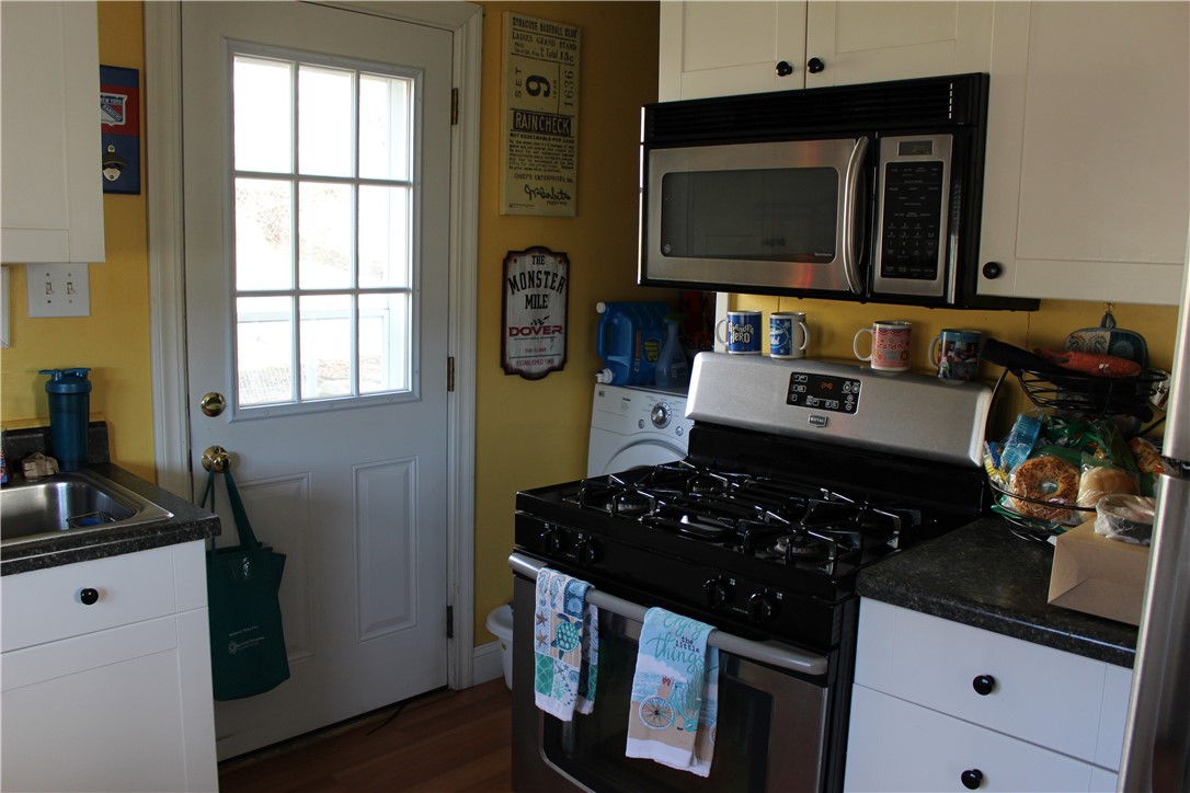 22 Ludlow Road Middletown, RI 02842 - Photo 13 of 17