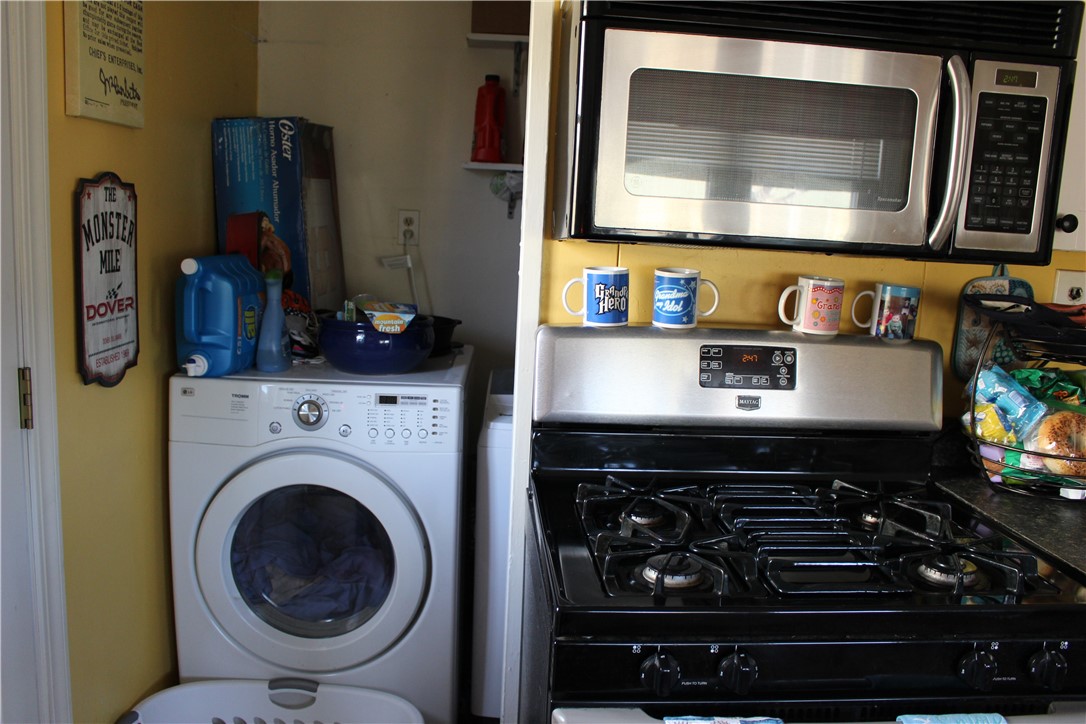 22 Ludlow Road Middletown, RI 02842 - Photo 14 of 17