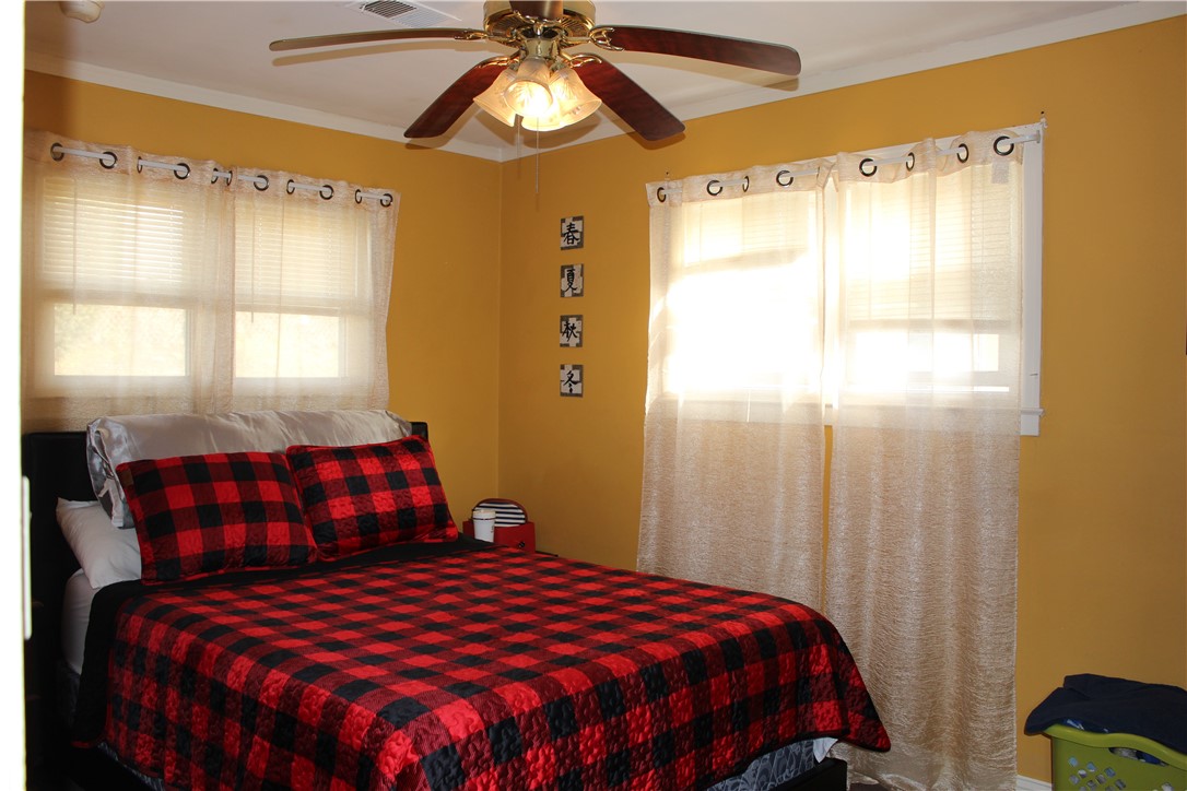 22 Ludlow Road Middletown, RI 02842 - Photo 3 of 17