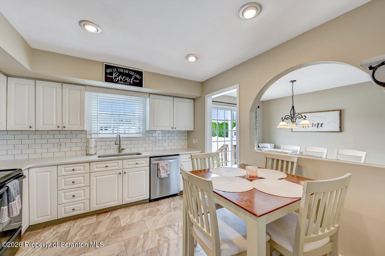 120 Woodhaven Road Blakely, PA 18452 - Photo 11 of 52 Kitchen