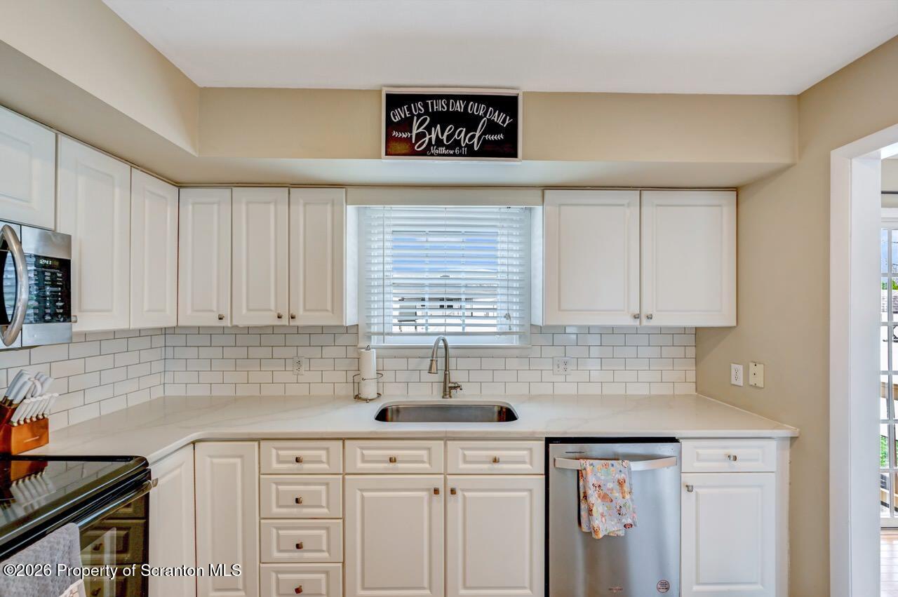120 Woodhaven Road Blakely, PA 18452 - Photo 14 of 52 Kitchen