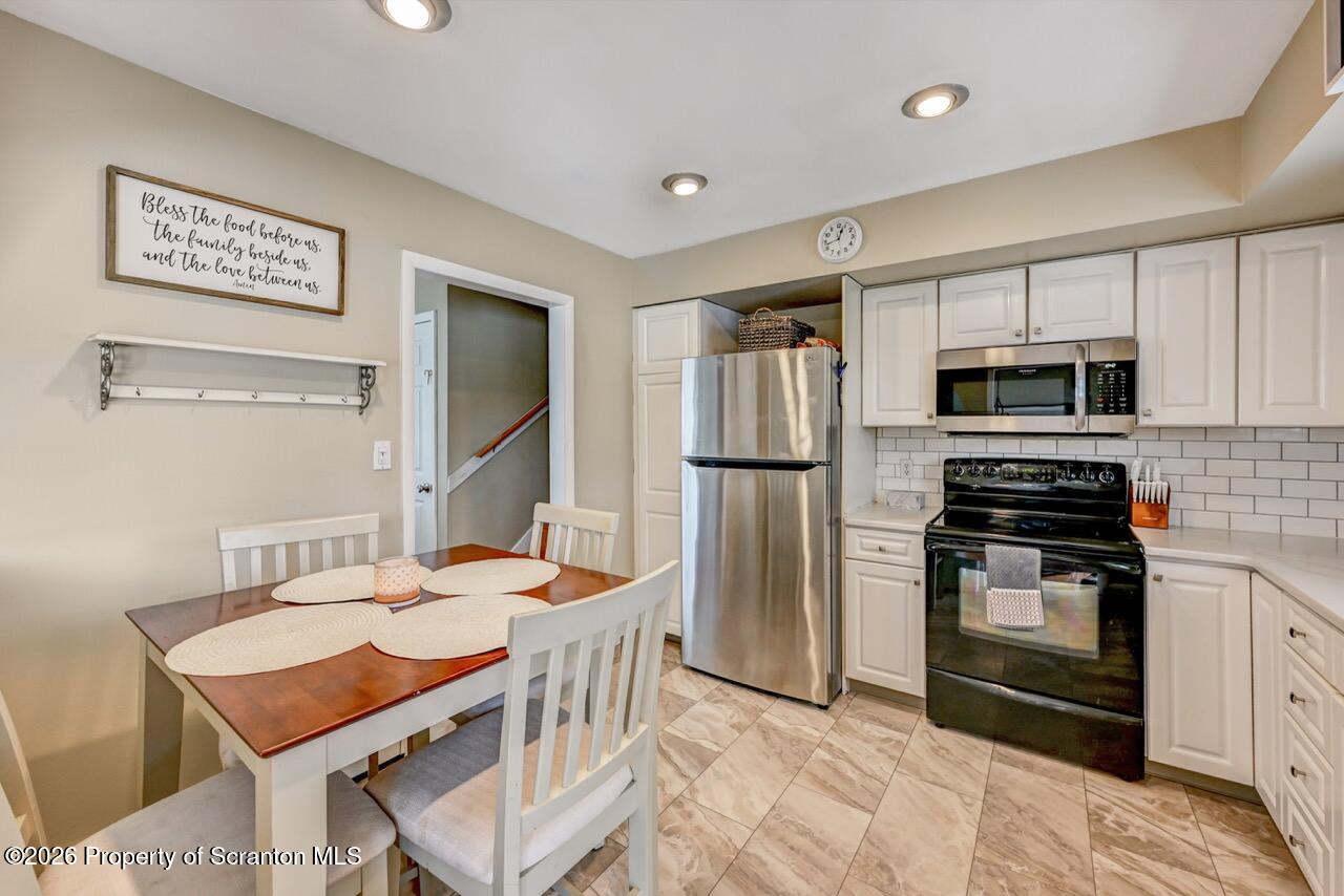 120 Woodhaven Road Blakely, PA 18452 - Photo 17 of 52 Kitchen