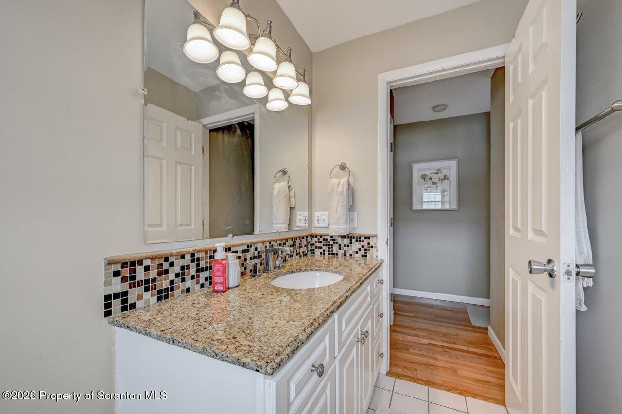 120 Woodhaven Road Blakely, PA 18452 - Photo 28 of 52 Full Bathroom