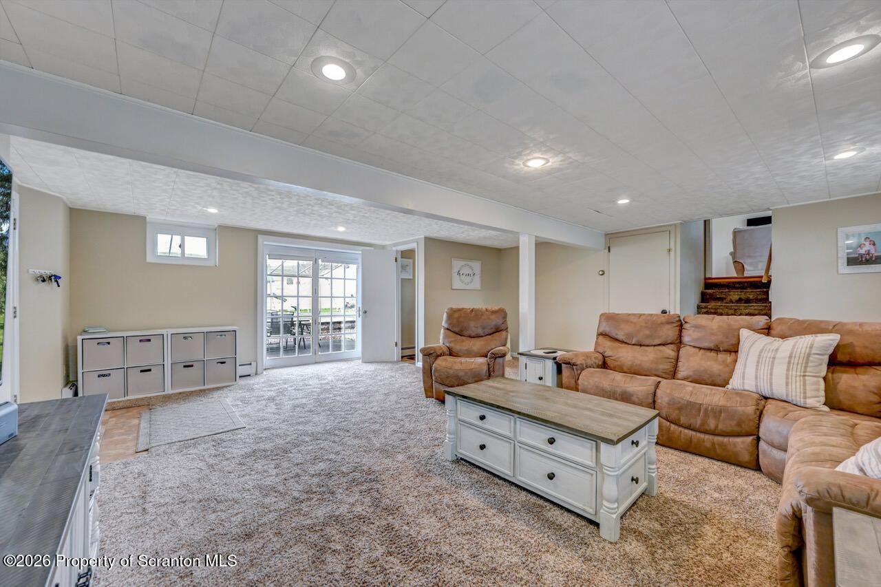 120 Woodhaven Road Blakely, PA 18452 - Photo 41 of 52 Family Room