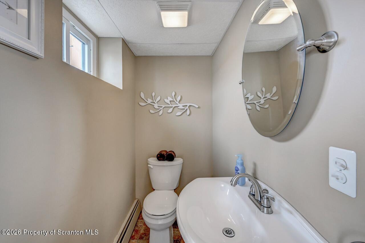 120 Woodhaven Road Blakely, PA 18452 - Photo 43 of 52 1/2 Bathroom