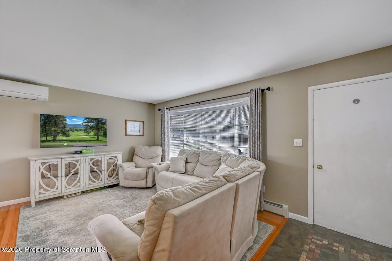 120 Woodhaven Road Blakely, PA 18452 - Photo 6 of 52 Living Room