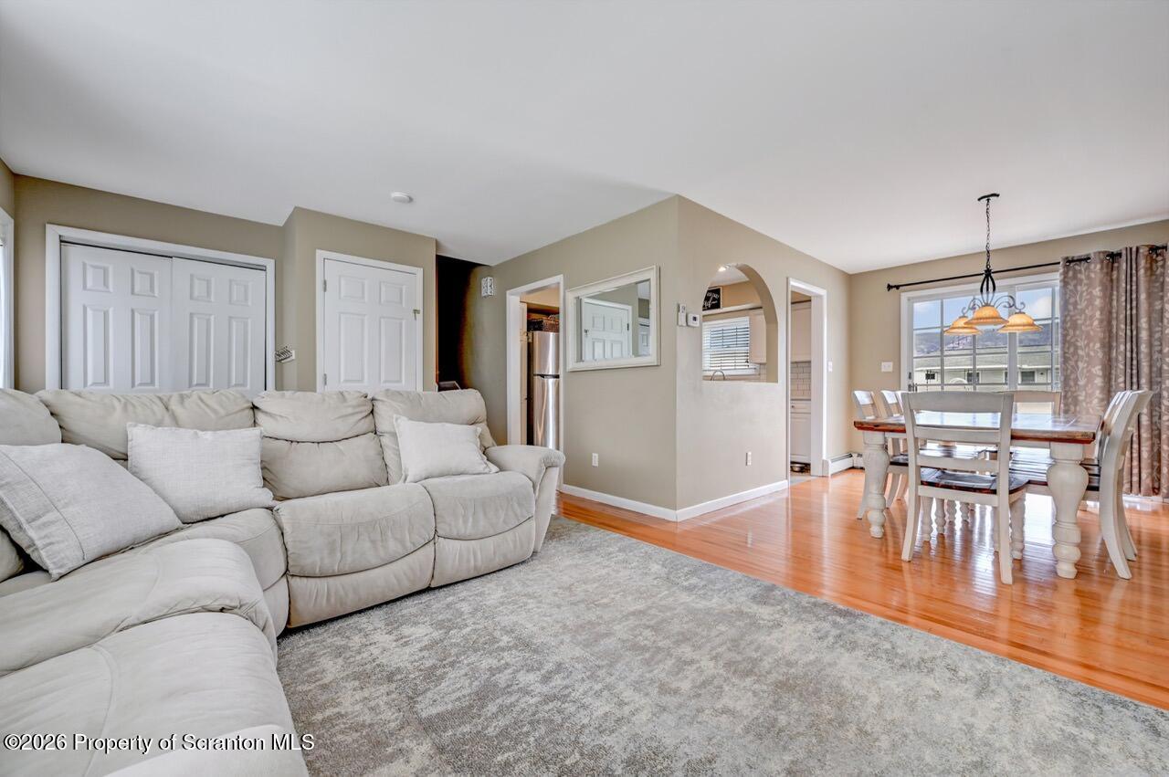 120 Woodhaven Road Blakely, PA 18452 - Photo 10 of 52 Living Room
