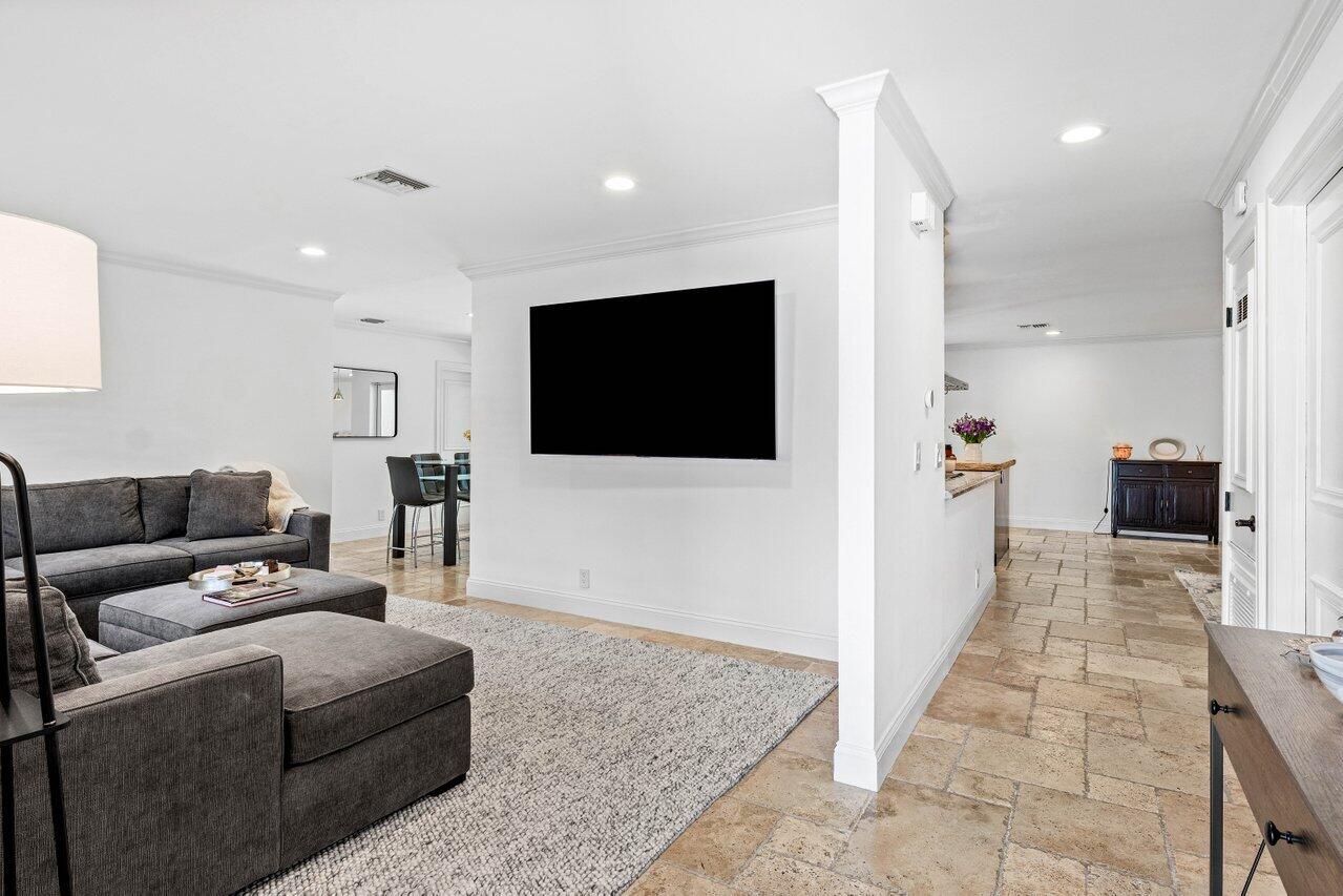 21786 Banyanwood Road Boca Raton, FL 33433 - Photo 6 of 69 006-21786BanyanwoodRoad-BocaRaton-FL-334