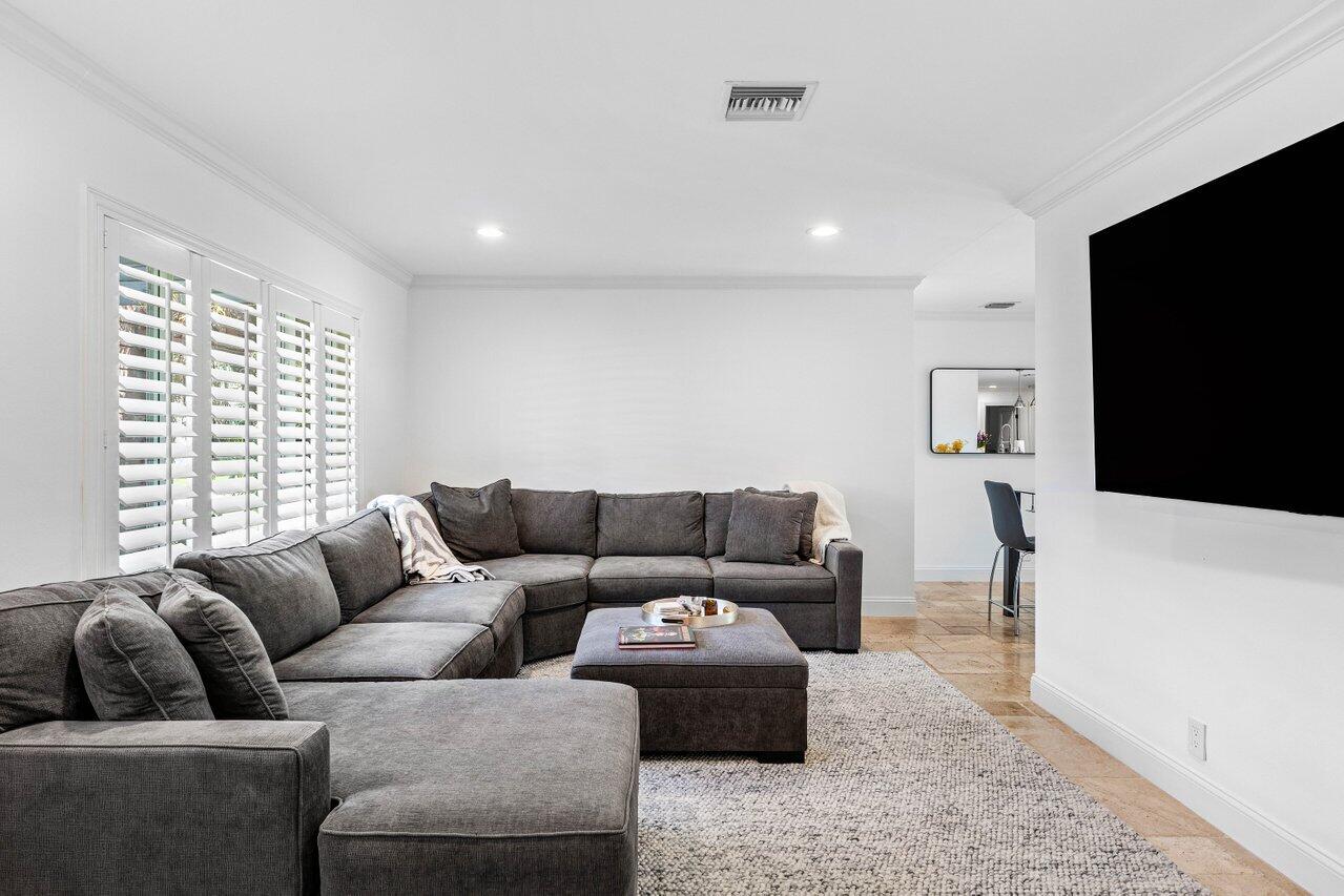 21786 Banyanwood Road Boca Raton, FL 33433 - Photo 7 of 69 007-21786BanyanwoodRoad-BocaRaton-FL-334