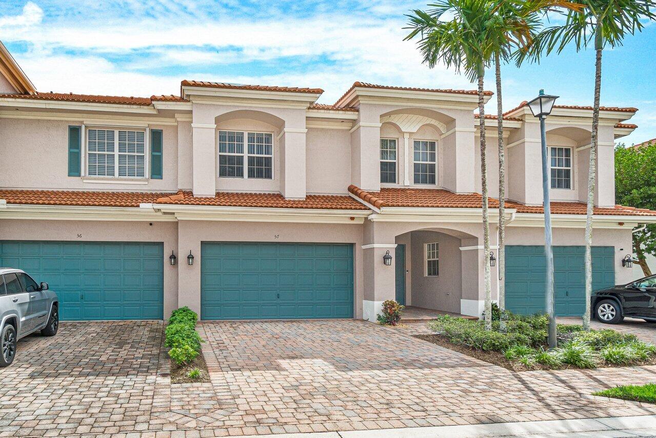 57 Lancaster Road Boynton Beach, FL 33426 - Photo 2 of 32 002-57LancasterRoad-BoyntonBeach-FL-3342