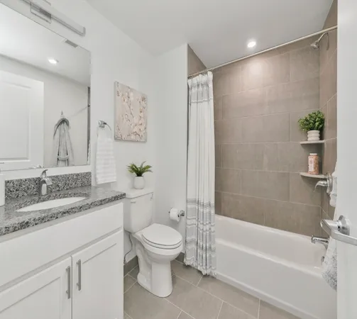 $1,575 | 585 Essex Street, Unit 327, Lynn, MA 01901