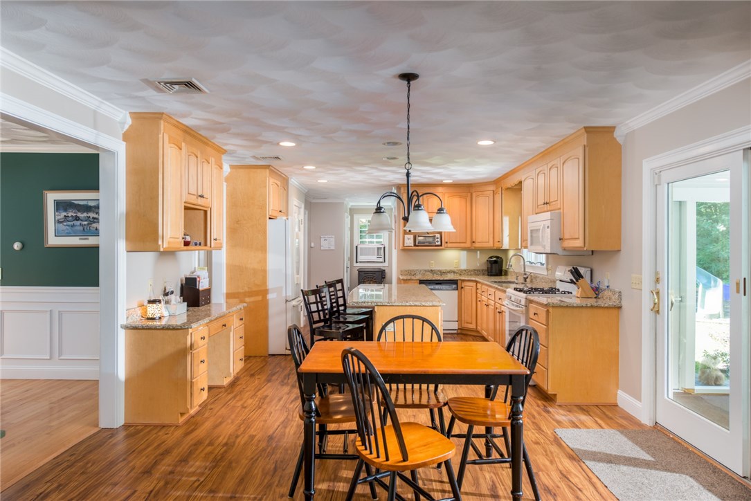 759 Woonsocket Hill Road North Smithfield, RI 02896 - Photo 11 of 34 Gallery Image 11