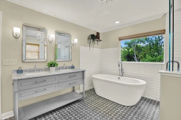 $565,000 | 2107 West Kyra Drive, Tampa, FL 33612