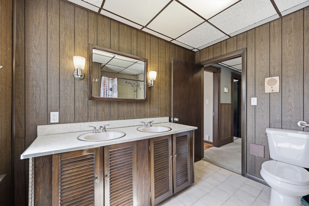 585 Armory Street Springfield, MA 01104 - Photo 27 of 40