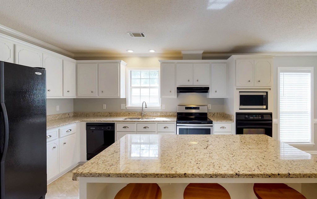 2710 Ginger Branch Road Thomson, GA 30824 - Photo 19 of 47 KITCHEN - JUST UPDATED