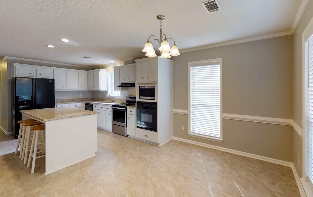2710 Ginger Branch Road Thomson, GA 30824 - Photo 23 of 47 EAT IN KITCHEN