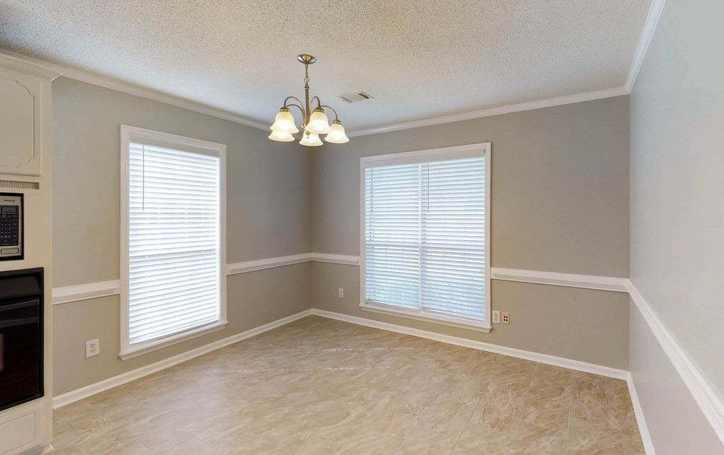 2710 Ginger Branch Road Thomson, GA 30824 - Photo 24 of 47 BREAKFAST AREA