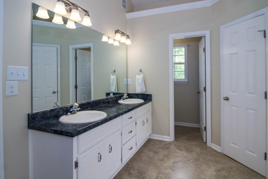 2710 Ginger Branch Road Thomson, GA 30824 - Photo 28 of 47 DUAL VANITIES