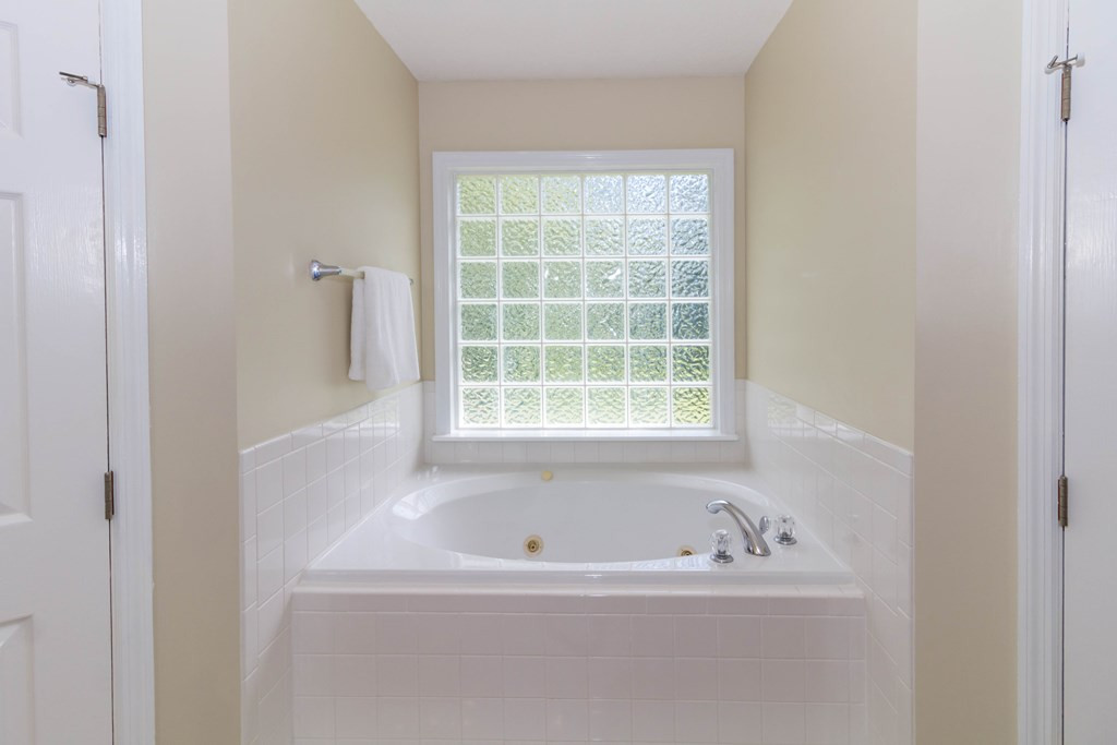 2710 Ginger Branch Road Thomson, GA 30824 - Photo 30 of 47 JACUZZI TUB