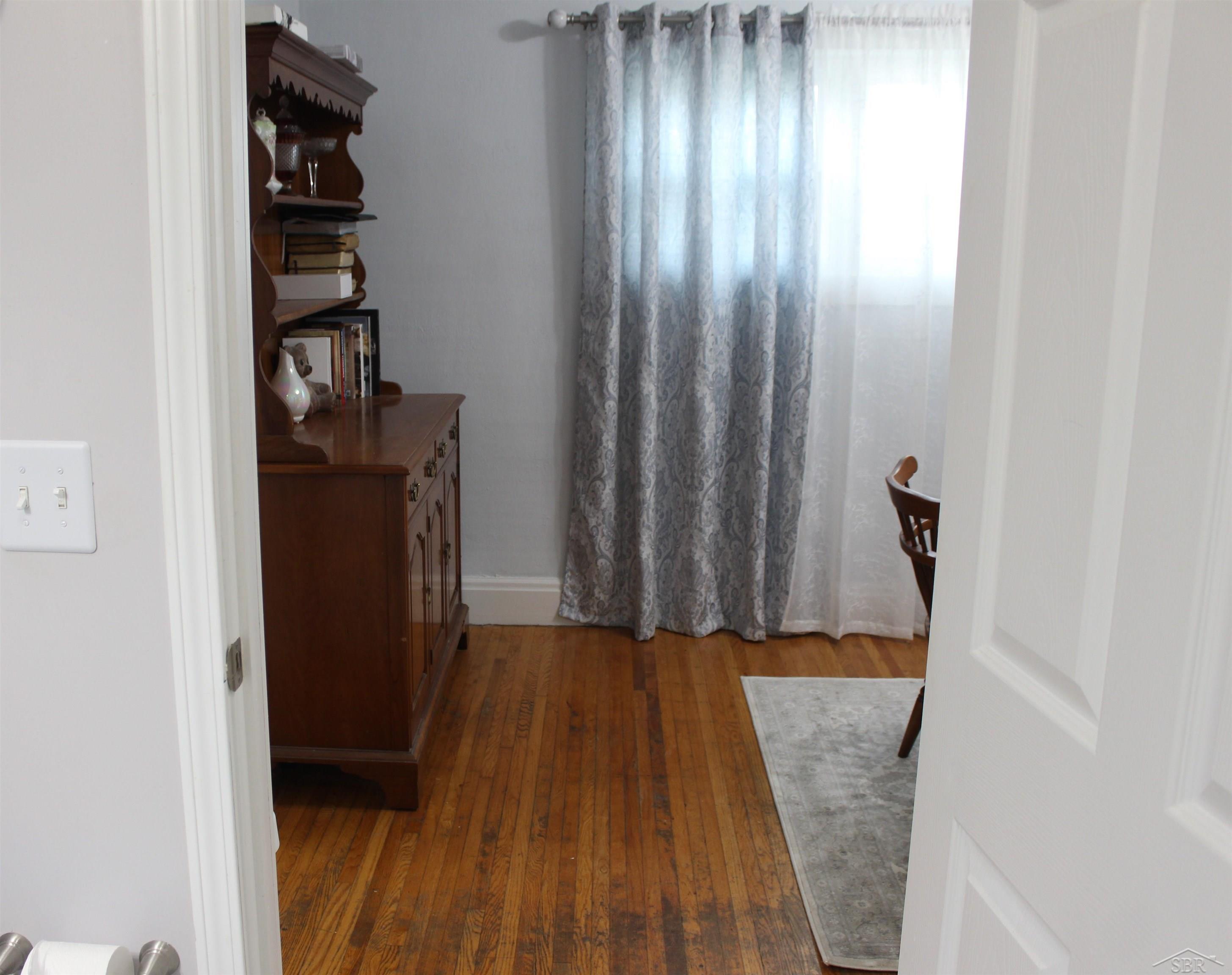 2173 2nd Street Bay City, MI 48708 - Photo 21 of 40 50114035-20.JPG