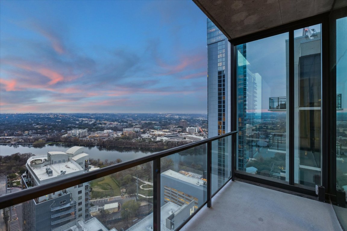 610 Davis Street, Unit 3005 Austin, TX 78701 - Photo 3 of 24 a view of a city from a balcony