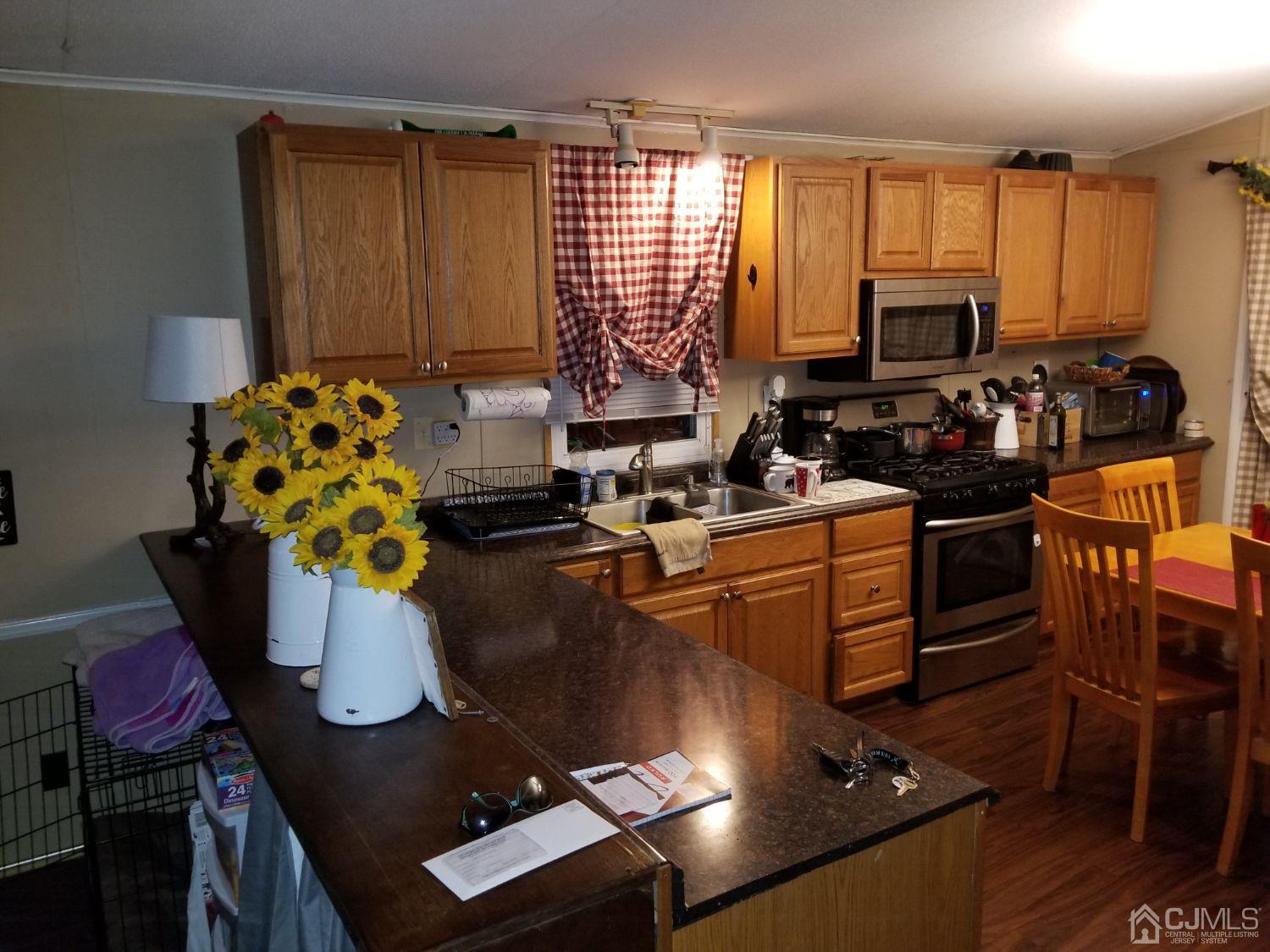 27 Poe Road North Brunswick, NJ 08902 - Photo 12 of 24 Gallery Image 12