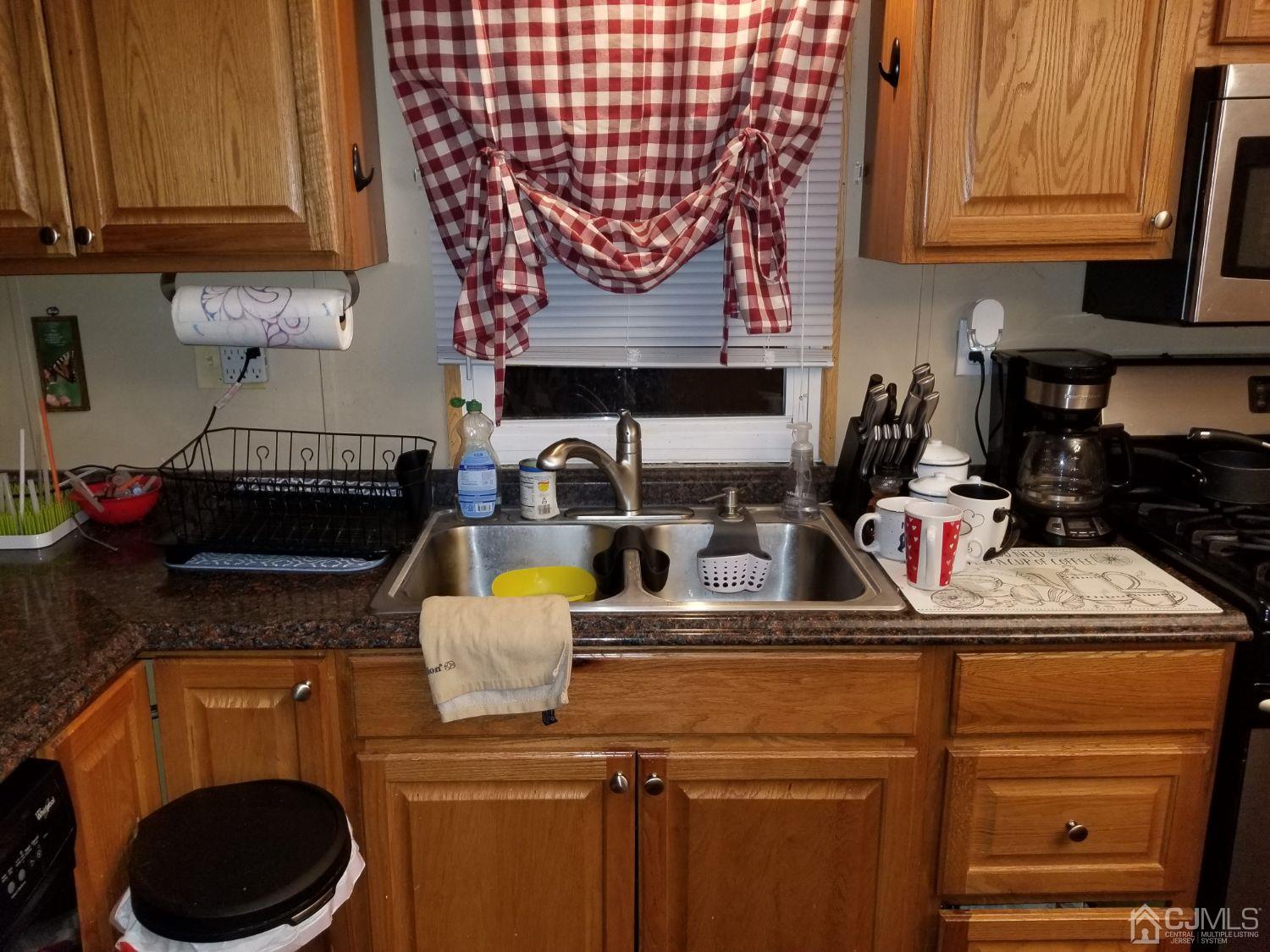 27 Poe Road North Brunswick, NJ 08902 - Photo 13 of 24 Gallery Image 13