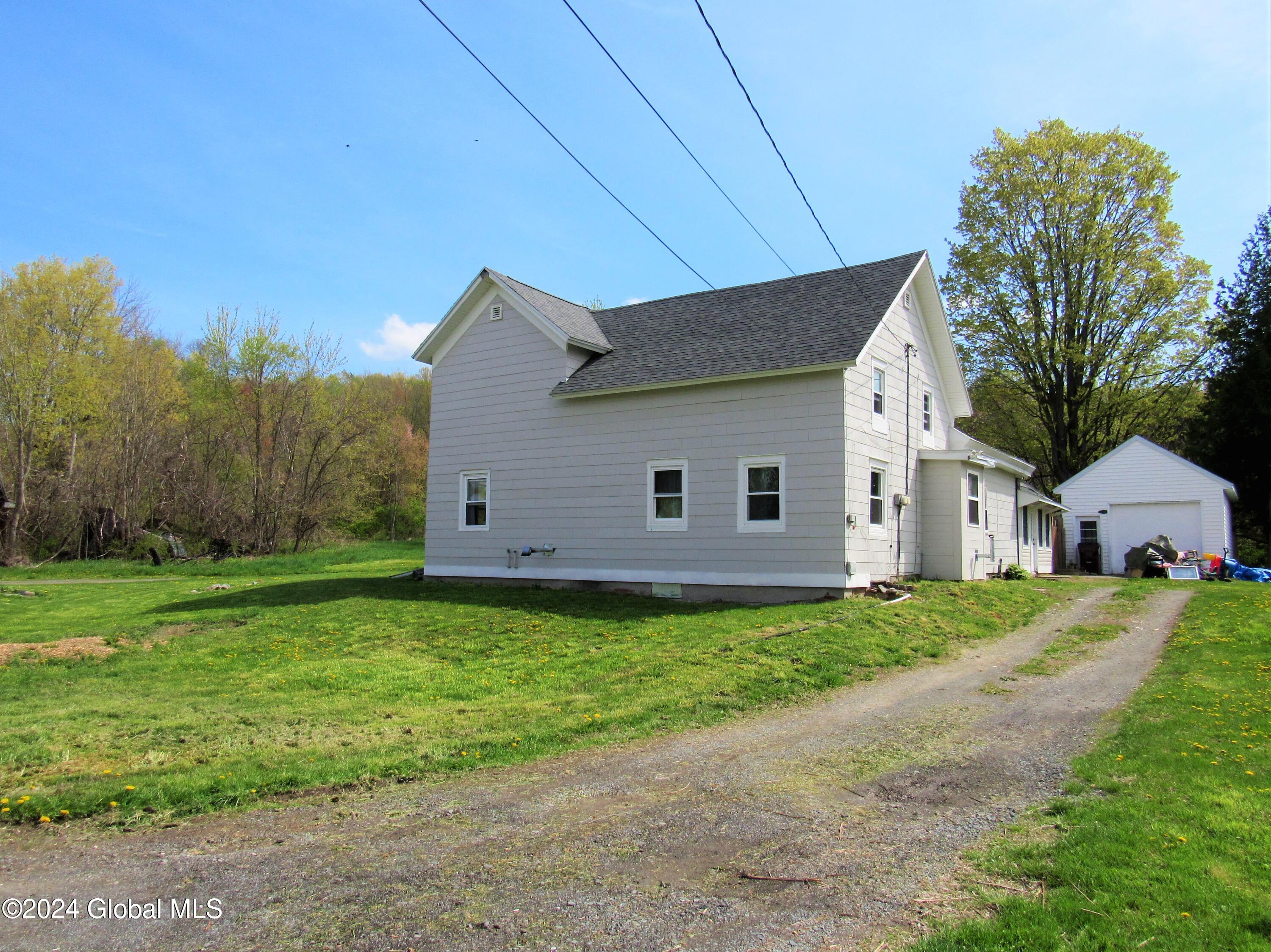 69 Hakes Road Troy, NY 12180 - Photo 3 of 34 4