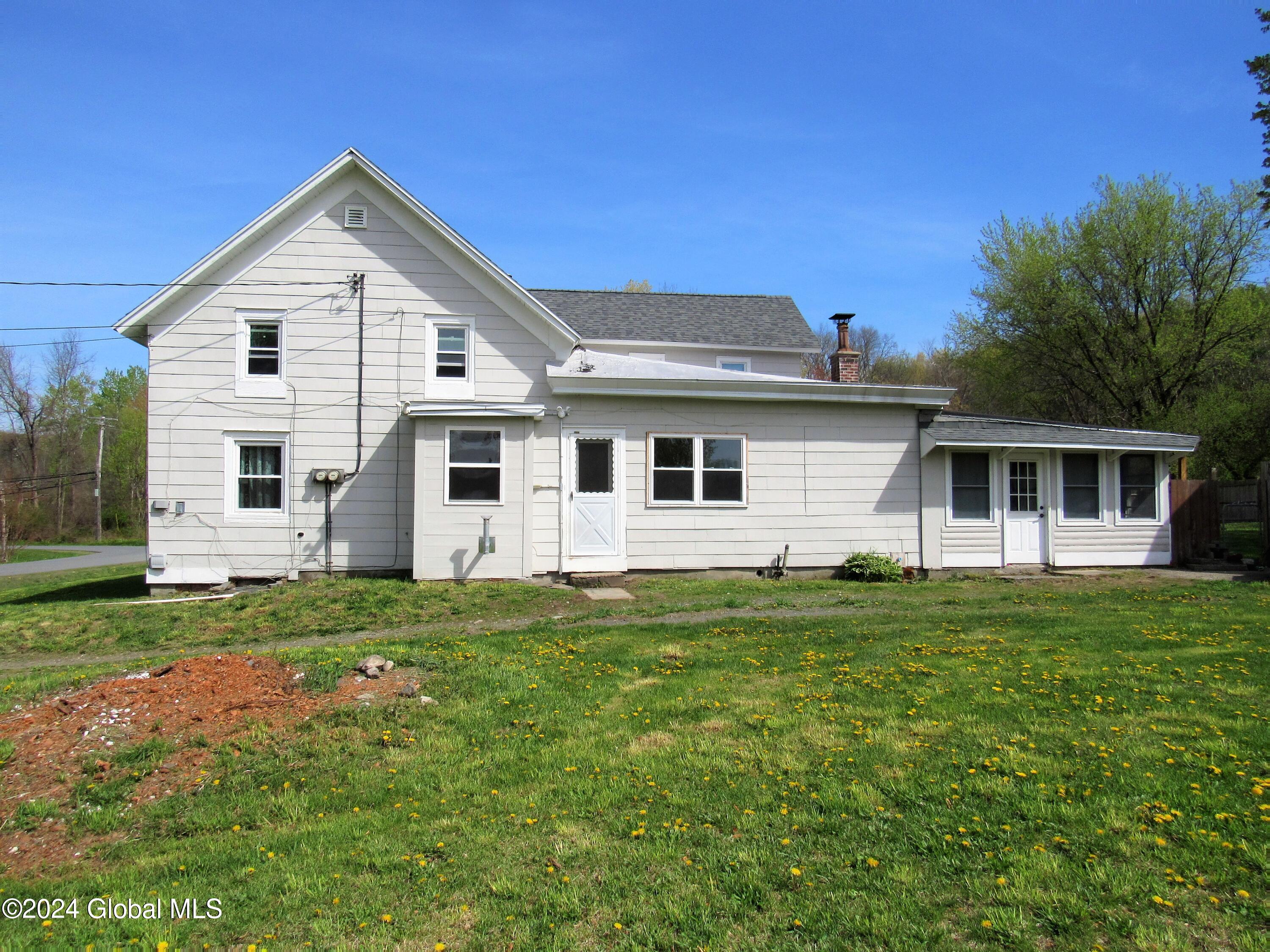 69 Hakes Road Troy, NY 12180 - Photo 4 of 34 5