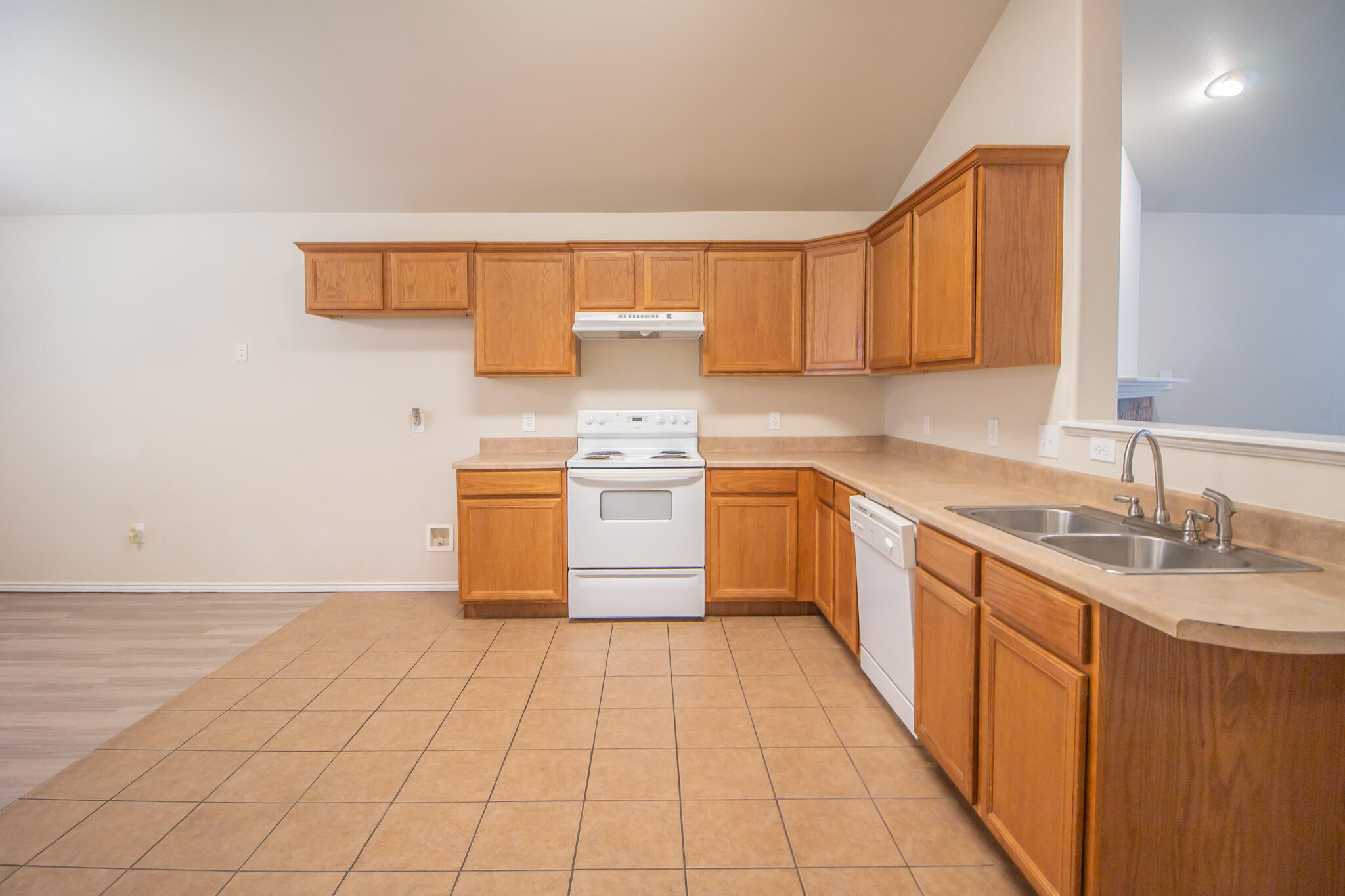6606 37th Street Lubbock, TX 79407 - Photo 5 of 16 4
