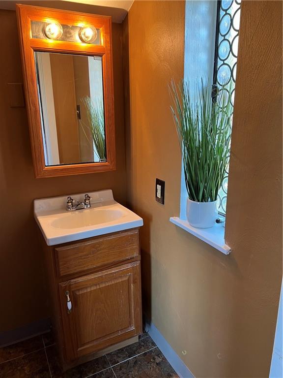 88 Duff Road Pittsburgh, PA 15235 - Photo 4 of 20 Gallery Image 4