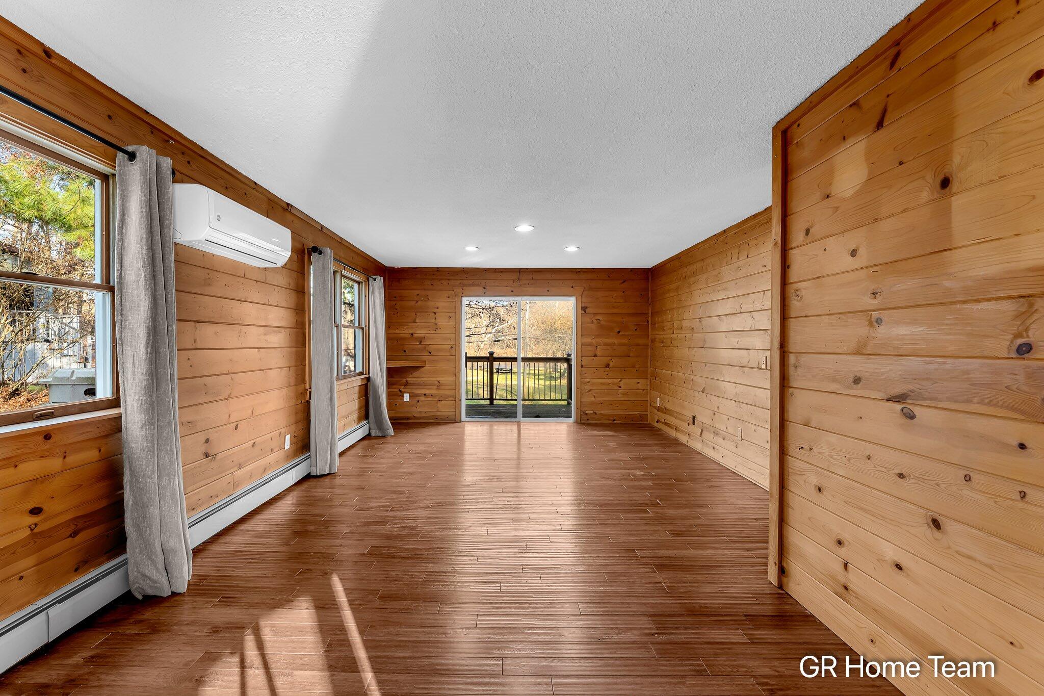 7649 Main Street Newaygo, MI 49337 - Photo 8 of 56 Living Room