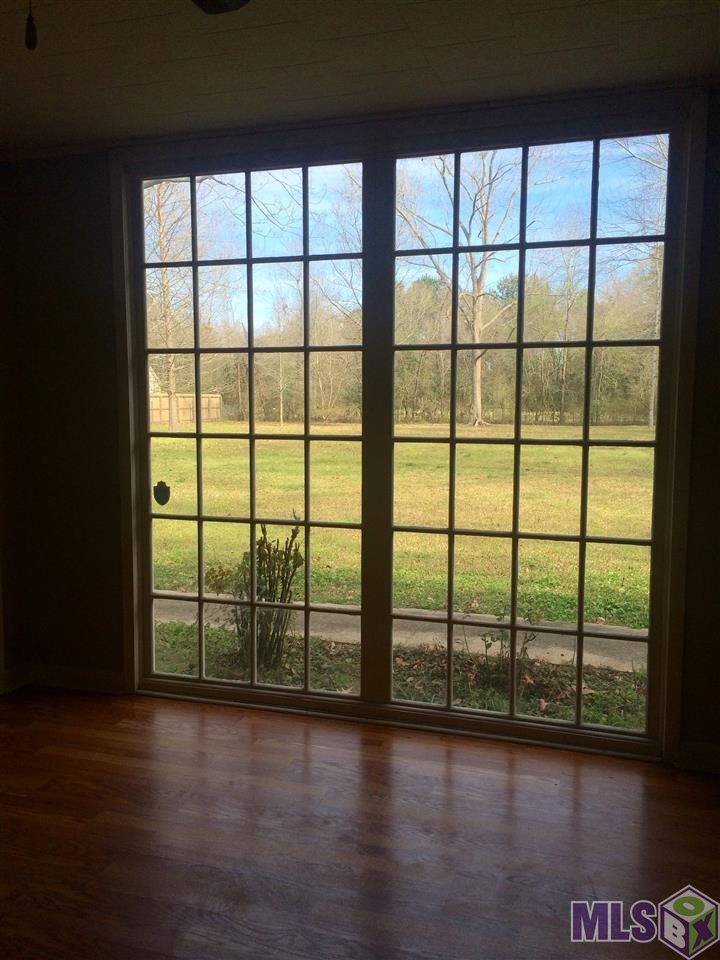 9743 Cal Road Baton Rouge, LA 70809 - Photo 3 of 11