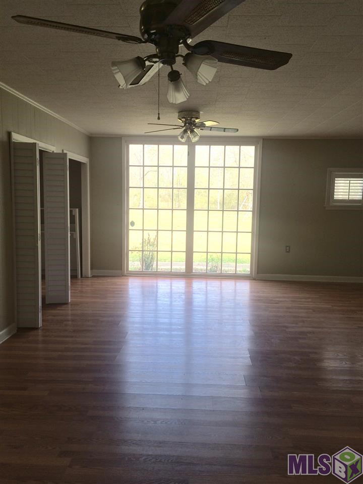 9743 Cal Road Baton Rouge, LA 70809 - Photo 5 of 11