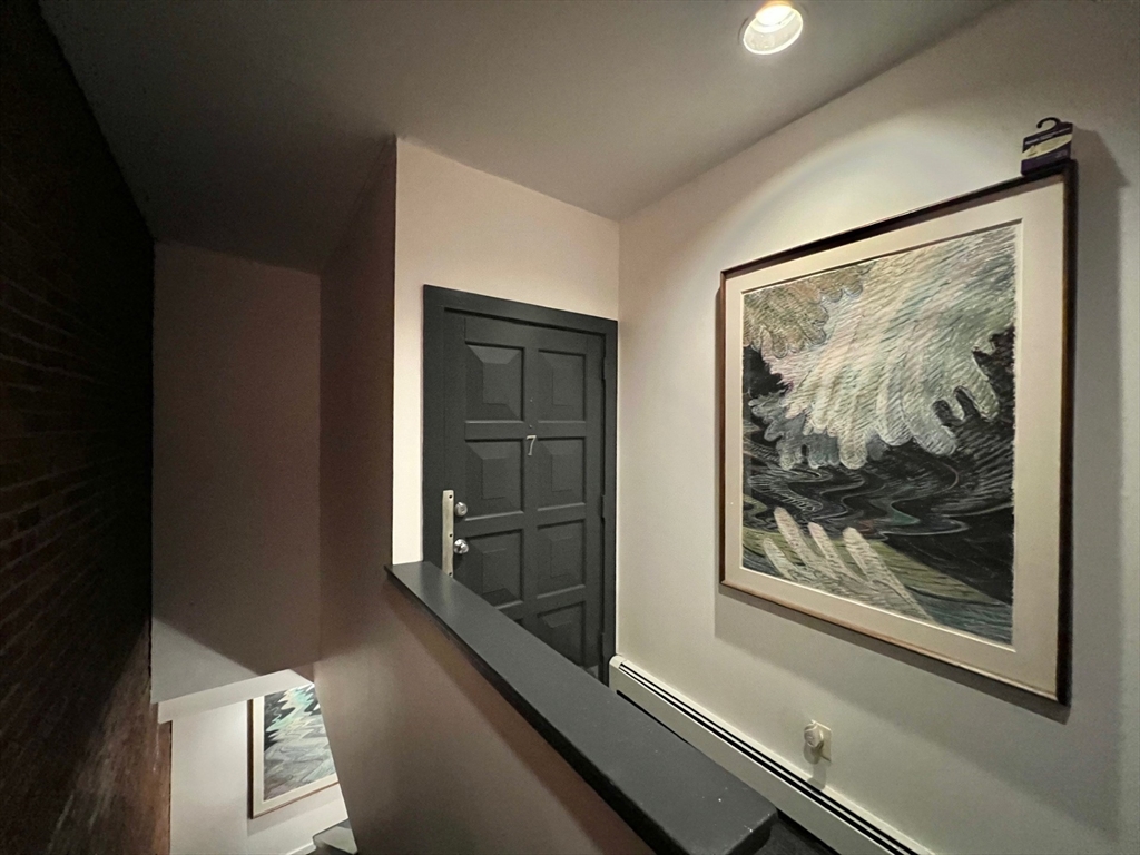 19 Fayette Street, Unit 7 Boston, MA 02116 - Photo 12 of 14