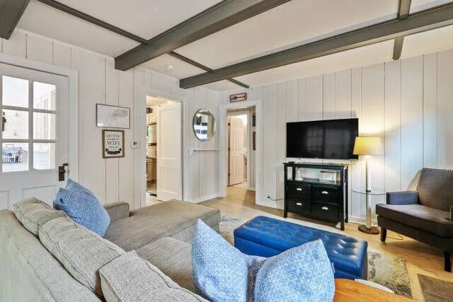 $4,000 | 3 Geneva Lane, Fontana, WI 53125