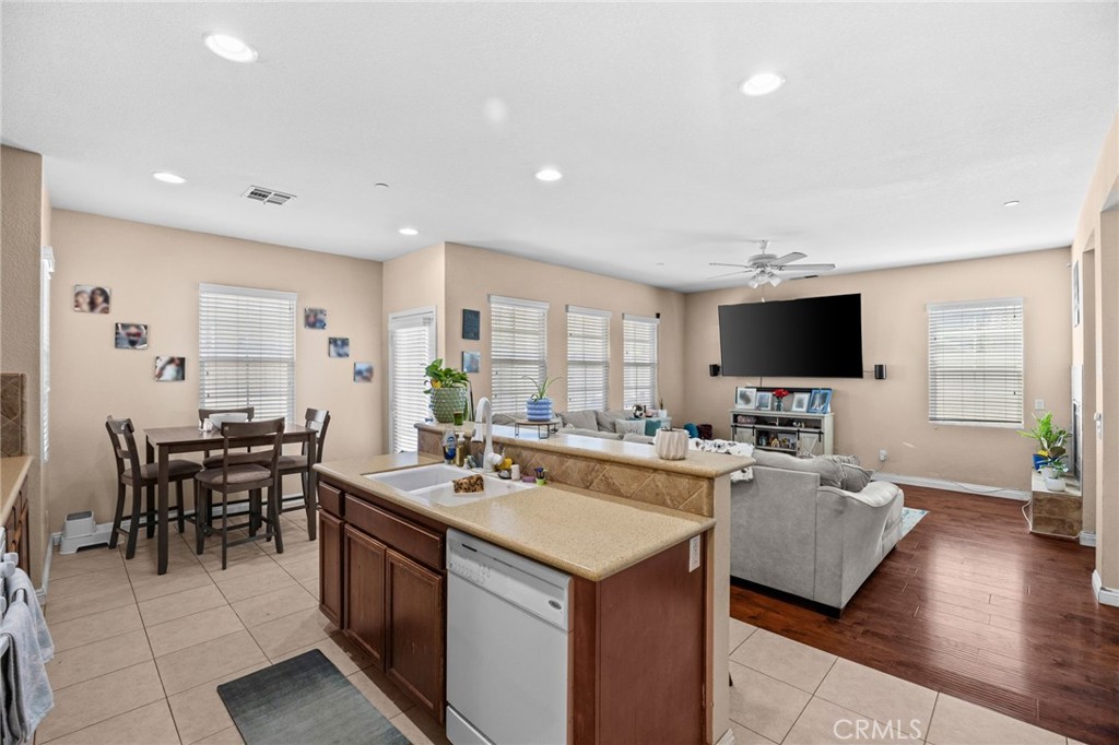 4535 Bianca Way Riverside, CA 92501 - Photo 12 of 40 Gallery Image 12