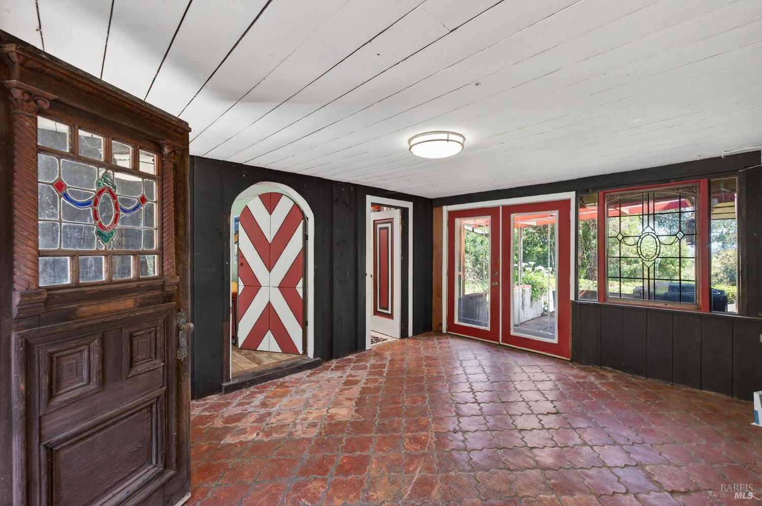 1450 Timberhill Road Santa Rosa, CA 95401 - Photo 5 of 50 Foyer between the middle and right unit.