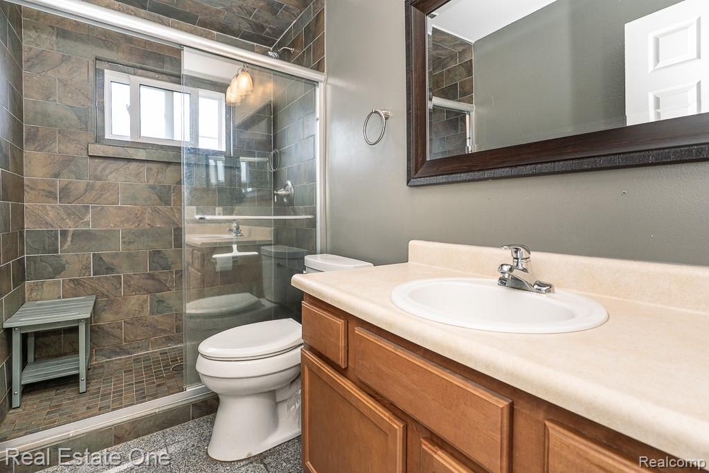 1097 Tienken Court Rochester Hills, MI 48306 - Photo 17 of 27