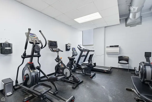 $349,900 | 2970 North Lake Shore Drive, Unit 4B, Chicago, IL 60657