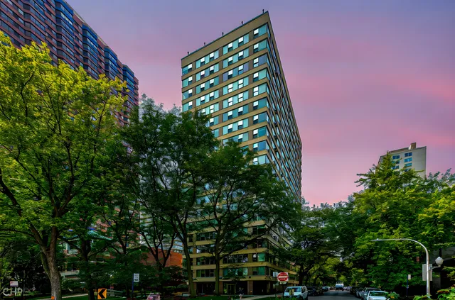 $349,900 | 2970 North Lake Shore Drive, Unit 4B, Chicago, IL 60657