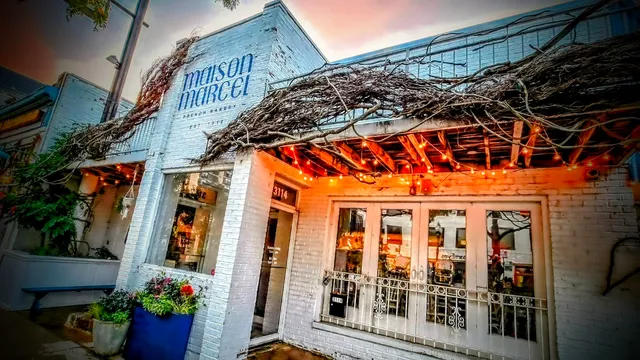 $349,900 | 2970 North Lake Shore Drive, Unit 4B, Chicago, IL 60657