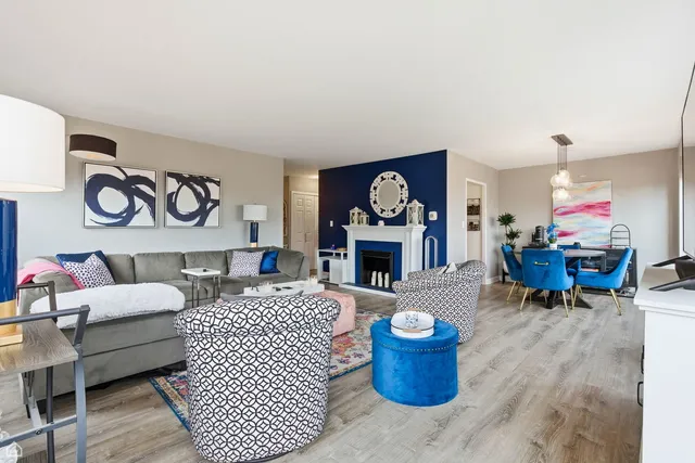 $349,900 | 2970 North Lake Shore Drive, Unit 4B, Chicago, IL 60657