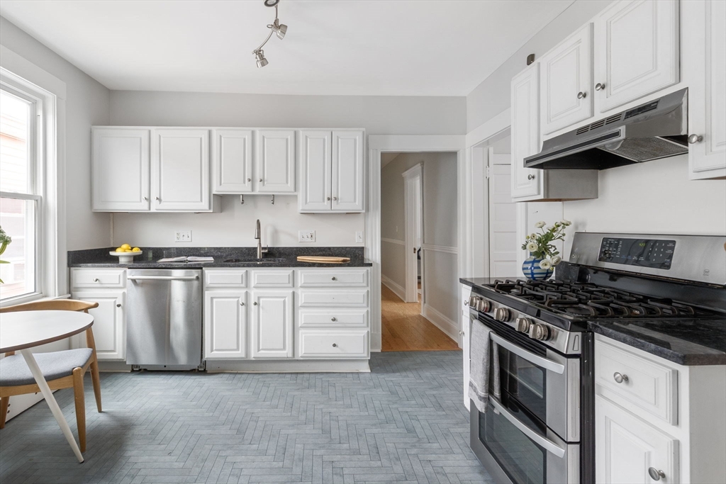 39 Calvin Street, Unit 3 Somerville, MA 02143 - Photo 4 of 13