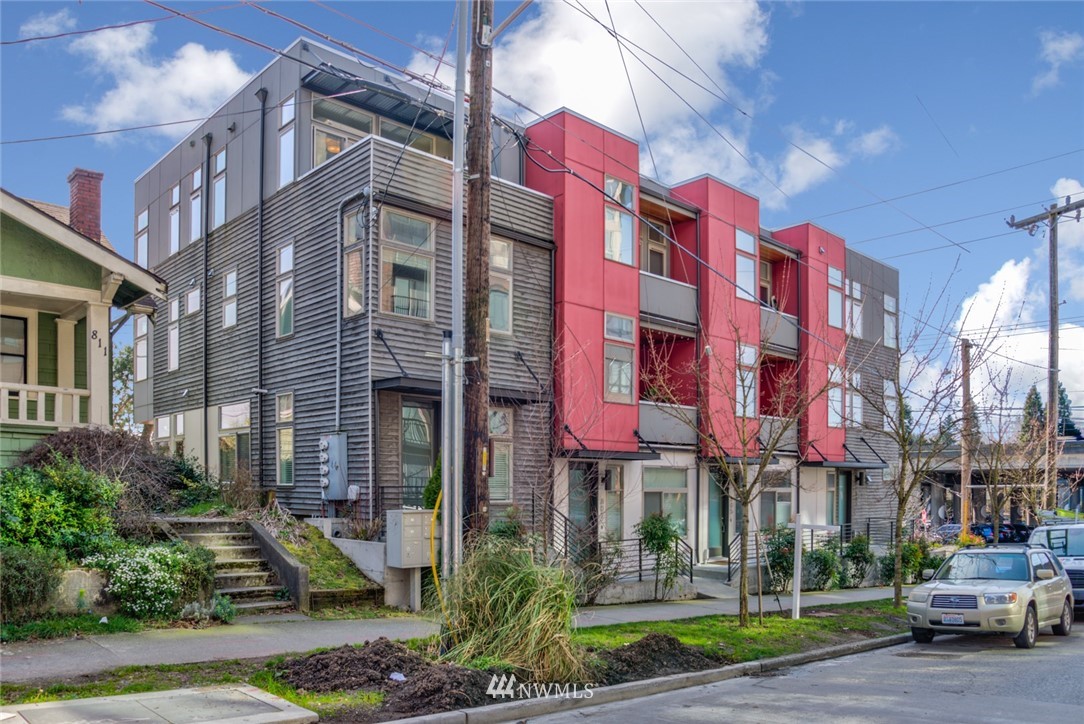 809 Northeast 66th Street Seattle, WA 98115 - Photo 1 of 24 Gallery Image 1