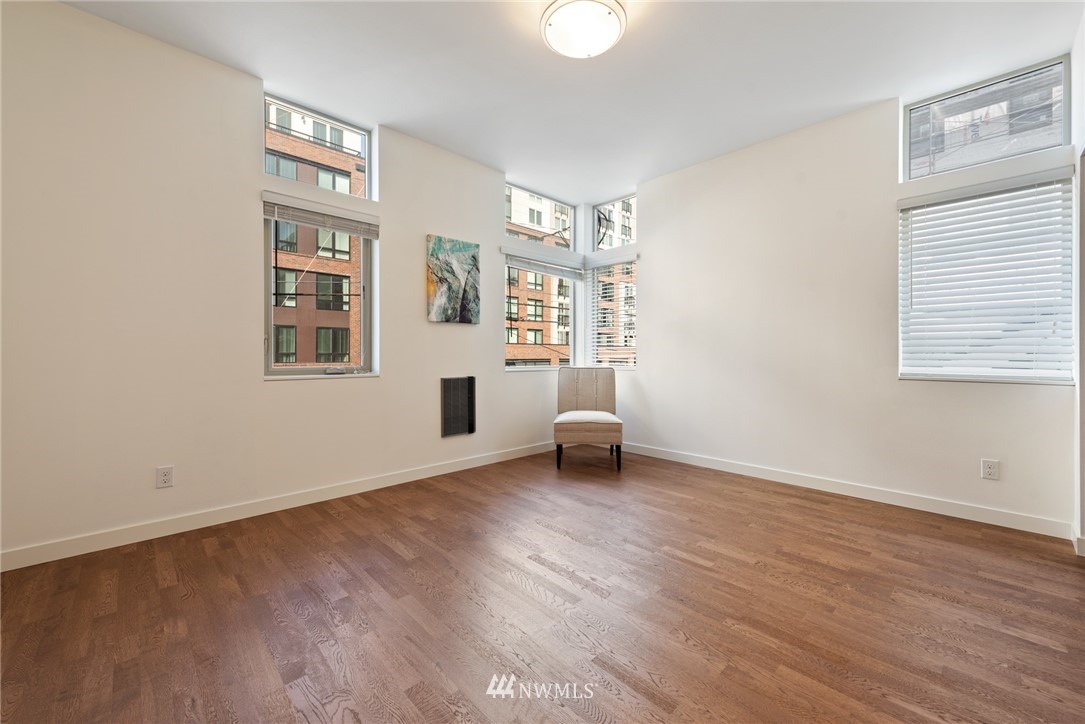 809 Northeast 66th Street Seattle, WA 98115 - Photo 10 of 24 Gallery Image 10