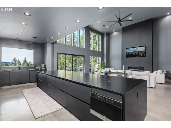 $1,100,000 | 85168 Strayer Place, Eugene, OR 97405