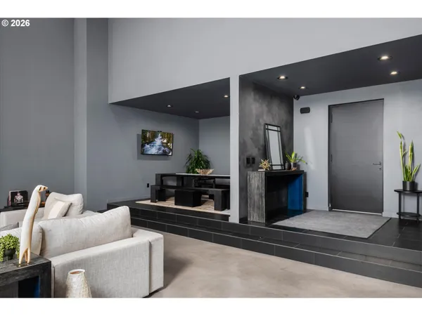 $1,100,000 | 85168 Strayer Place, Eugene, OR 97405